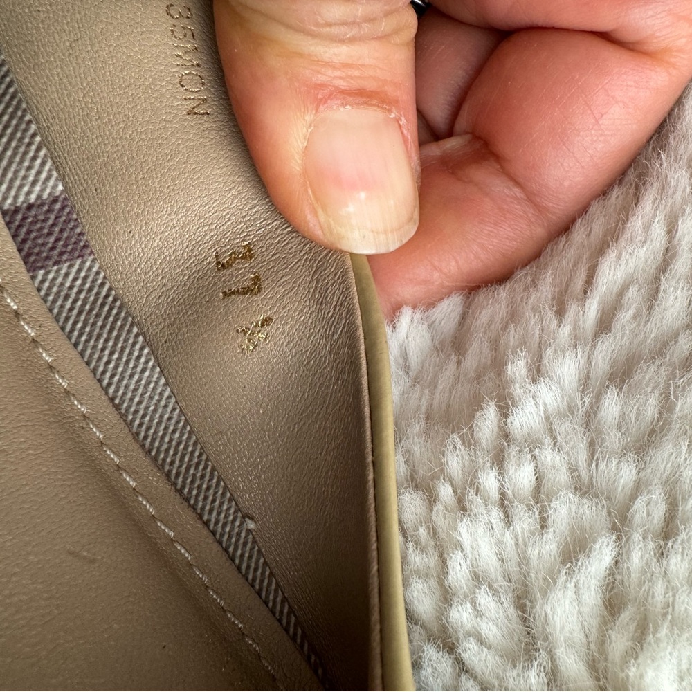 BURBERRY FLATS - Picture 5 of 6